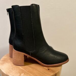 Oasis Society, Olivia Chelsea Heel Boots